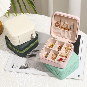 Boîte de rangement pour bijoux EVERWIN personnalisable, mini, portable, en cuir PU, forme carrée, doublure en velours, étui de voyage coloré - Product Image 1