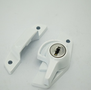 マットブラック/ホワイトヘビーデューティーキーサッシロック、キーのみでロック解除、CTC <span class=keywords><strong>2</strong></span>インチ (約5.1 cm) - Product Image 3