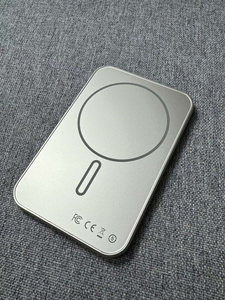Batería Externa Magnética Inalámbrica 3 en 1 de 5000/10000 mAh, Carga Rápida PD de 15 W, Batería de Estado Sólido con Soporte Giratorio - Product Image 6