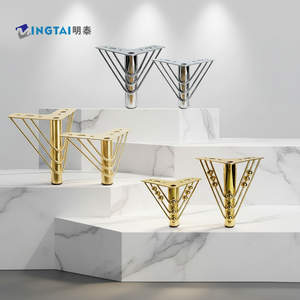 <span class=keywords><strong>Patas</strong></span> <span class=keywords><strong>de</strong></span> Sofá Modernas Triangulares <span class=keywords><strong>de</strong></span> Metal Dorado, <span class=keywords><strong>Patas</strong></span> <span class=keywords><strong>de</strong></span> Sofá Metálicas para Muebles <span class=keywords><strong>de</strong></span> Oficina y Edificios - Product Image 1