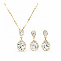 Ensemble de bijoux fantaisie pour femmes en gros : Collier et boucles d'oreilles pendantes en cuivre plaqué or, cadeau idéal
