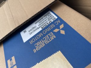 Moteur servo AC Mitsubishi 100% neuf et original HC-SFS352B - Product Image 1