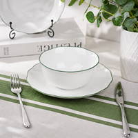 Ensemble de vaisselle en porcelaine de luxe avec logo personnalisé, assiettes et bols, ligne verte ondulée, céramique blanche vernissée, pour supermarchés et commerces de détail