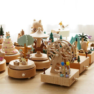 Boîte à Musique en <span class=keywords><strong>Bois</strong></span> Massif Fait Main Créative Carrousel Rotatif Huit Tons Sculpture Gravure sur <span class=keywords><strong>Bois</strong></span> Écologique pour Anniversaire d'Enfant - Product Image 1