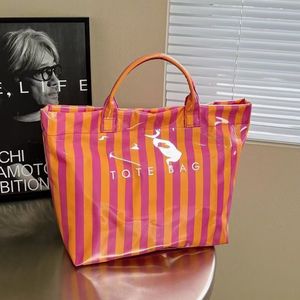 Bolsa de Mano de PVC a Rayas con Logotipo Personalizado, Impermeable, de Gran Capacidad, para Mujer, para la Playa, la <span class=keywords><strong>Piscina</strong></span>, Viajes, Compras, Uso Diario al Aire Libre - Product Image 2