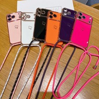 Étui à sangle pour iPhone 17 Pro Max, avec cordon, compatible 16 14 13 15 Plus, protection d'objectif plaqué, antichoc, souple, avec lanière bandoulière et motif cœur