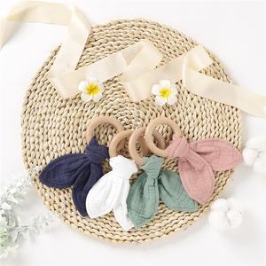 Nouveau-né Cadeau Bois <span class=keywords><strong>Anneau</strong></span> <span class=keywords><strong>de</strong></span> <span class=keywords><strong>Dentition</strong></span> <span class=keywords><strong>de</strong></span> <span class=keywords><strong>Dentition</strong></span> En Bois <span class=keywords><strong>De</strong></span> Hêtre Jouet <span class=keywords><strong>Lapin</strong></span> <span class=keywords><strong>Oreille</strong></span> Jouet - Product Image 2