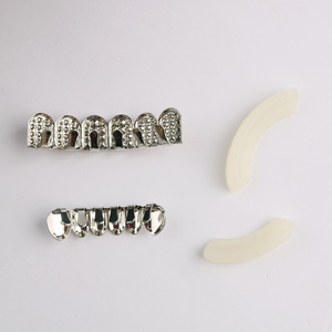 Ensemble de grillz hip-hop en <span class=keywords><strong>strass</strong></span>, bijoux dentaires amovibles pour les fêtes, <span class=keywords><strong>la</strong></span> scène et <span class=keywords><strong>la</strong></span> mode streetwear - Product Image 5
