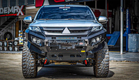 Pare-chocs avant pour Mitsubishi Triton 2019 2020 2021 2022 avec support de lumière LED voiture 4X4 accessoires voiture pare-chocs en acier