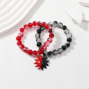 Bracelets magnétiques en forme de cœur pour couples, cadeaux de la Saint-Valentin pour les amoureux, bracelets assortis en cristal perlé en forme de cœur - Product Image 1