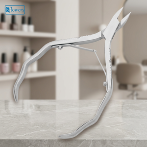 6 Flores SFN # 39 Cortaúñas Profesionales de Acero Inoxidable con Punta Fina y Cuchillas Rectas, Herramienta Manual para el Cuidado Personal - Product Image 3