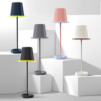 Lampe de table USB Offre Spéciale avec abat-jour détachable Salle à manger et chevet modernes de luxe Bon prix-Batterie d'alimentation
