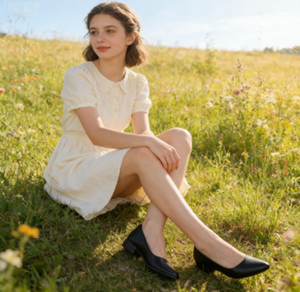 รองเท้าส้นเตี้ยแบบหนา - Product Image 3