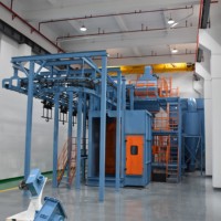 Máquina de Granallado de Alta Eficiencia con Estructura de Acero, Transportador Aéreo de Cadena Colgante, Motor, Sistema PLC para
