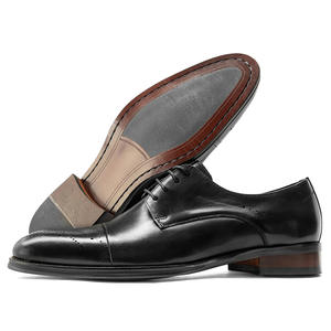 En 2025, les nouvelles chaussures habillées pour hommes de luxe, respirantes, en cuir sculpté, sont lancées. - Product Image 5