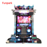 Centre commercial FunPark, borne de jeu Dance Revolution, borne de jeu Pump It Up, machine de jeu de danse.