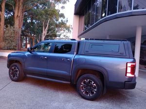 หลังคาแข็งแบบม้วนเก็บได้ Wildfront 4x4 สำหรับรถออฟโรด ผลิตจากเหล็กแมงกานีส กันน้ำ พร้อมบันไดข้างสำหรับรถกระบะ Ford 50 - Product Image 1