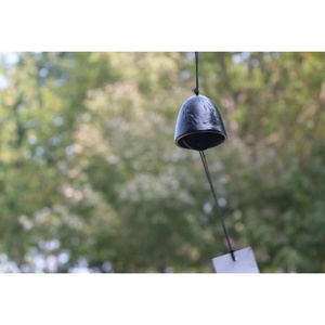 Carillon éolien japonais populaire en fonte gaufrée motif cygne et saule, décoration suspendue d'extérieur - Product Image 6