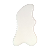 Planche Gua Sha en Jade Blanc Personnalisée – Outil de Massage Facial Anti-Âge pour Drainage Lymphatique et Soin de la Peau Éclatante