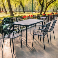 Nouveau produit de table de cadre en aluminium extérieur moderne de vente chaude avec du bois en plastique pour l'hôtel de parc de cour de balcon de jardin