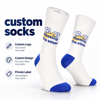Chaussettes mi-mollet blanches personnalisées avec talon et bout bleus, chaussettes jacquard à motif de dessin animé, service de personnalisation du logo et de l'emballage OEM/ODM