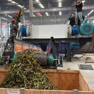 Leading Technology Straw Bales Shredder Machinery Straw <b>Shredding</b> Machine Crop Crushing Equipment - Product Image 1
