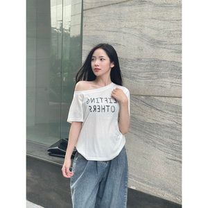 Meilleur prix pour les t-shirts pour femmes, coupe classique, emballage compact et durable, chemisier vietnamien à une épaule, échantillon gratuit - Product Image 4