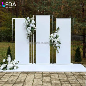 Arche de mariage en métal LEDA pour décoration extérieure de jardin, parc ou événementiel - Product Image 3