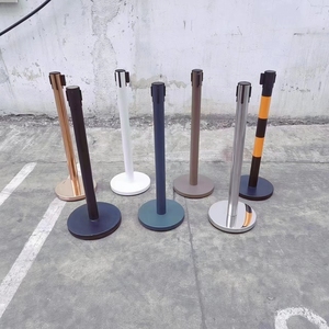 Poteaux de guidage de foule en acier inoxydable pour la gestion du trafic routier, avec barrière à corde rétractable et poteau de délimitation - Product Image 4