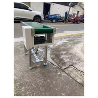 Convoyeur à bande plate en PVC vert avec vitesse réglable et longueur personnalisable pour système de production d'assemblage industriel