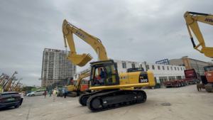 Excavadora usada Komatsu 300-8 a la venta de bajo costo con componentes de bomba de caja de cambios de motor central - Product Image 2