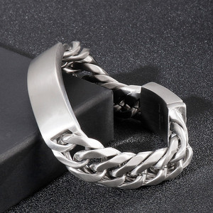 <span class=keywords><strong>Bracciale</strong></span> da <span class=keywords><strong>uomo</strong></span> <span class=keywords><strong>con</strong></span> catena a maglie grandi in acciaio inossidabile <span class=keywords><strong>con</strong></span> piastra <span class=keywords><strong>con</strong></span> Logo personalizzato finitura opaca braccialetti <span class=keywords><strong>con</strong></span> barra <span class=keywords><strong>con</strong></span> <span class=keywords><strong>incisione</strong></span> larga 16mm - Product Image 4