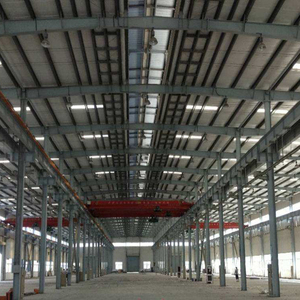 Bâtiment d'entrepôt industriel moderne en structure métallique, idéal pour ateliers et usines, construit avec panneaux sandwich - Product Image 4