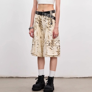 Shorts Bermuda para Hombre, al por Mayor, de Alta Calidad, 100% Algodón, Diseño Personalizado con Estampado de Leopardo, Bolsillos Cargo, Corte Recto y Holgado - Product Image 2