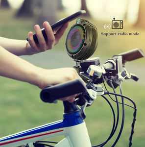 ฟันสีฟ้า IPX7 ลําโพงไร้สายกันน้ํา 3W เสียงดัง 24H เวลาเล่นลําโพงลอยพร้อมไฟ LED - Product Image 5