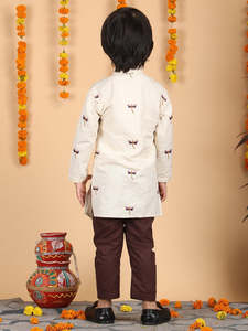 Ensemble Kurta en coton crème pour garçons avec imprimé libellule, Kurta ethnique à manches longues et pyjama marron, tenue traditionnelle festive pour enfants - Product Image 2