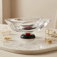 Luxe kristallen glazen fruitschaal, decoratieve snoep- en hapjes schaal met premium voetstuk voor thuis, als tafeldecoratie.