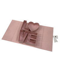 Vente en gros Boîte à fleurs pliante rose LOVE pour fête des mères Boîte de gîte rectangulaire à fleurs pour maman Emballage de fleurs pour maman