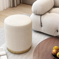 Tabouret en cuir confortable avec rangement et rembourrage doux, ottoman moderne pour la maison et l'hôtel