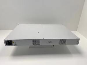 Enrutador empresarial Cisco <span class=keywords><strong>C8200L</strong></span> serie 1RU con 1 ranura NIM y 4x1 puertos WAN Gigabit Ethernet de 1 a 1, 1 unidad - Product Image 2