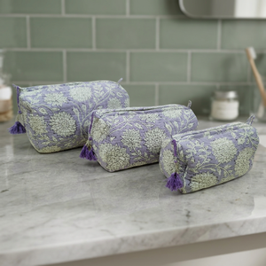 Set de Cosmetiquera Acolchada con Diseño de Puntos Lavender Fields - Regalo Nupcial y Organizador de Viaje Ecológico - Product Image 3