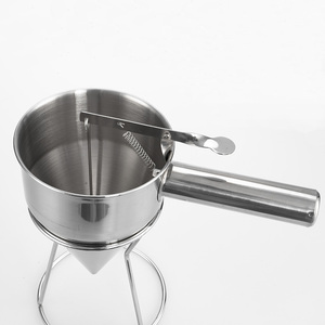 Distributeur de pâte à crêpes en acier inoxydable Distributeur d'ustensiles de cuisson Entonnoir et mélangeur pour <span class=keywords><strong>cuisine</strong></span> DIY - Product Image 2