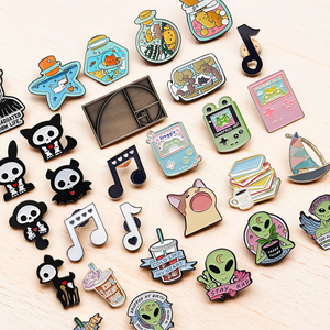 Manufacturer Free Design Metal Iron Zinc Alloy Cast Die Cut Logo Soft Hard Enamel Brooch Badge Bulk Custom Enamel Lapel Pins