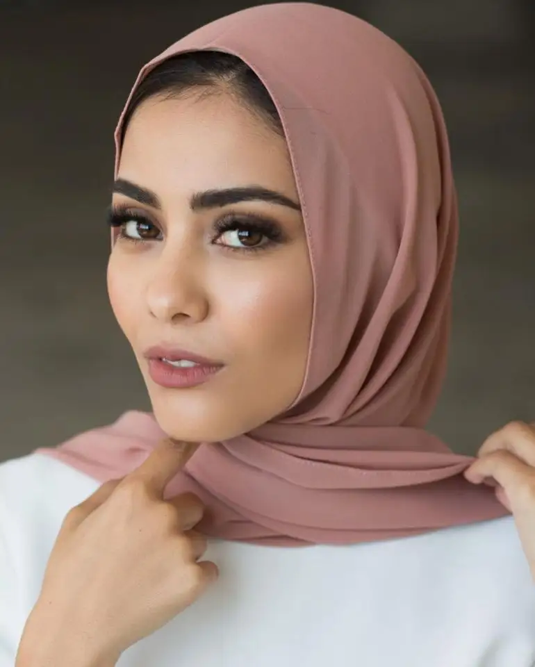 Einfacher Chiffon-Schal-Hijab mit ordentlichen Nähten Chiffon-Schals für muslimische Frauen 119 Farben erhältlich Ethnische Schals Hijab