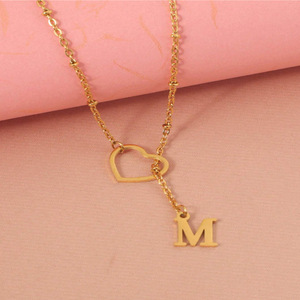 Collier <span class=keywords><strong>en</strong></span> forme de cœur avec lettres de l'alphabet anglais (26 lettres), avec un pendentif <span class=keywords><strong>en</strong></span> forme de cœur <span class=keywords><strong>en</strong></span> acier inoxydable N2011071 - Product Image 3