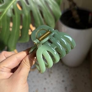 กิ๊บหนีบผมรูปปลาหมึกขนาดกลาง-ใหญ่ สไตล์นอร์ดิก ทำจากพลาสติก PC รูปทรงฉลาม/ฟักทอง สำหรับใช้ในชีวิตประจำวัน - Product Image 3