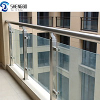 Système de garde-corps en verre sans cadre à canal en U pour balcon en PVC avec base en aluminium pour escaliers, villas et centres commerciaux