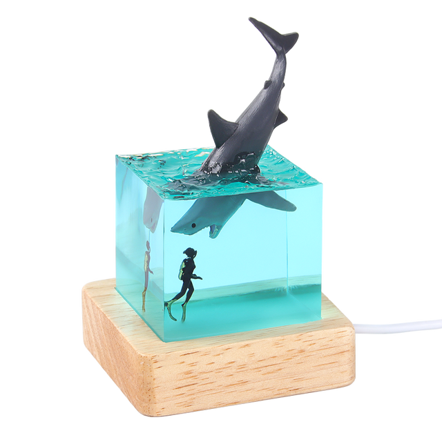 Handcrafted Realistic Durable Oceanic Diver and Whale Epoxy Resin Night Light Lamp for Home Decor