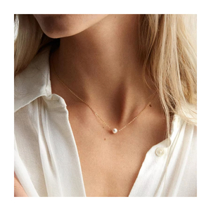 Collier simple en perles d'eau douce pour femmes, délicat, chaîne en or 18 carats, collier ras du cou, cadeau pour demoiselles d'honneur - Product Image 1