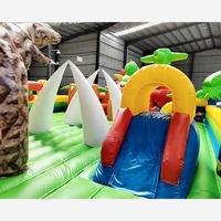Parc d'attractions gonflable Dinosaures de 8x15 mètres, Château gonflable géant Fun City, Combo de structures gonflables pour l'extérieur